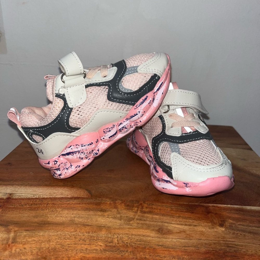 Girl shoes